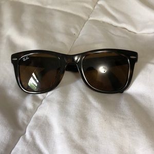 RAY-BAN Folding Wayfarer Tortoise Sunglasses